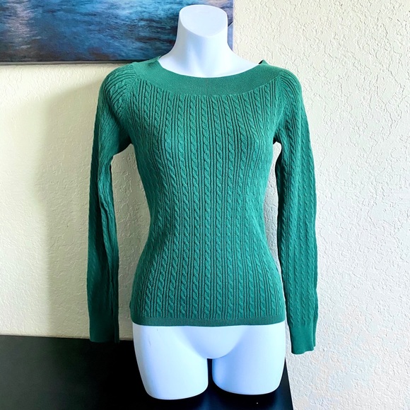 GAP Green Pullover Sweater - Picture 6 of 13